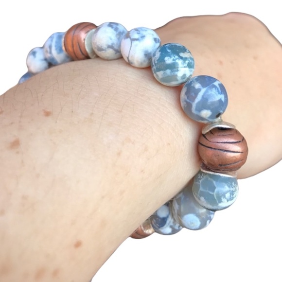 Blue Beaded stretch Bracelet - Picture 2 of 14
